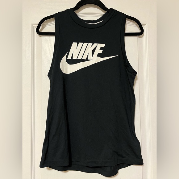 Nike sleeveless tee, XS, black with white logo on front. Great condition! - Picture 1 of 3